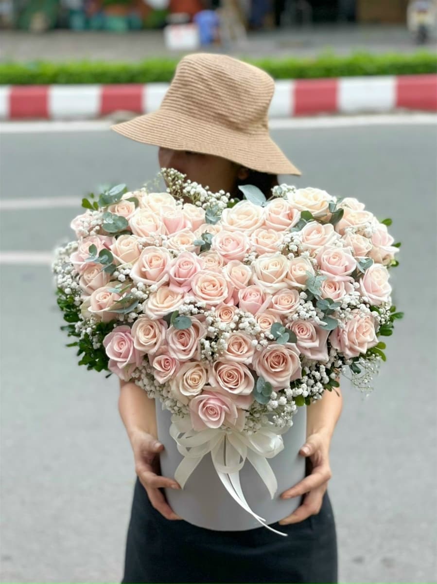 Giỏ hoa hình trái tim tại Hồ Chí Minh - HS62
