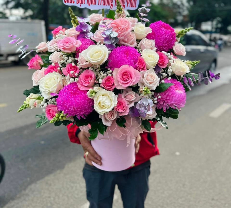 Giỏ hoa màu hồng giao tại Hồ Chí Minh - HS53