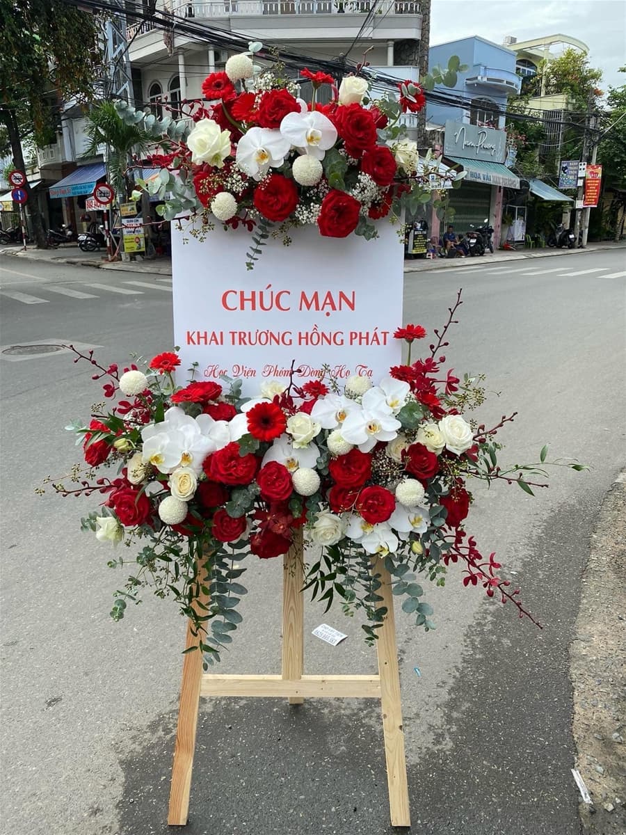 Kệ hoa khai trương phong cách hiện đại - HKT65