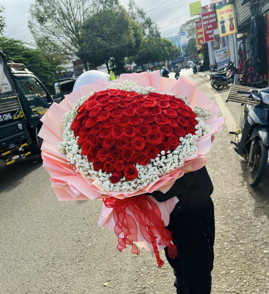 Bó hoa hồng đỏ trái tim tại Hồ Chí Minh (bigsize) - HB58