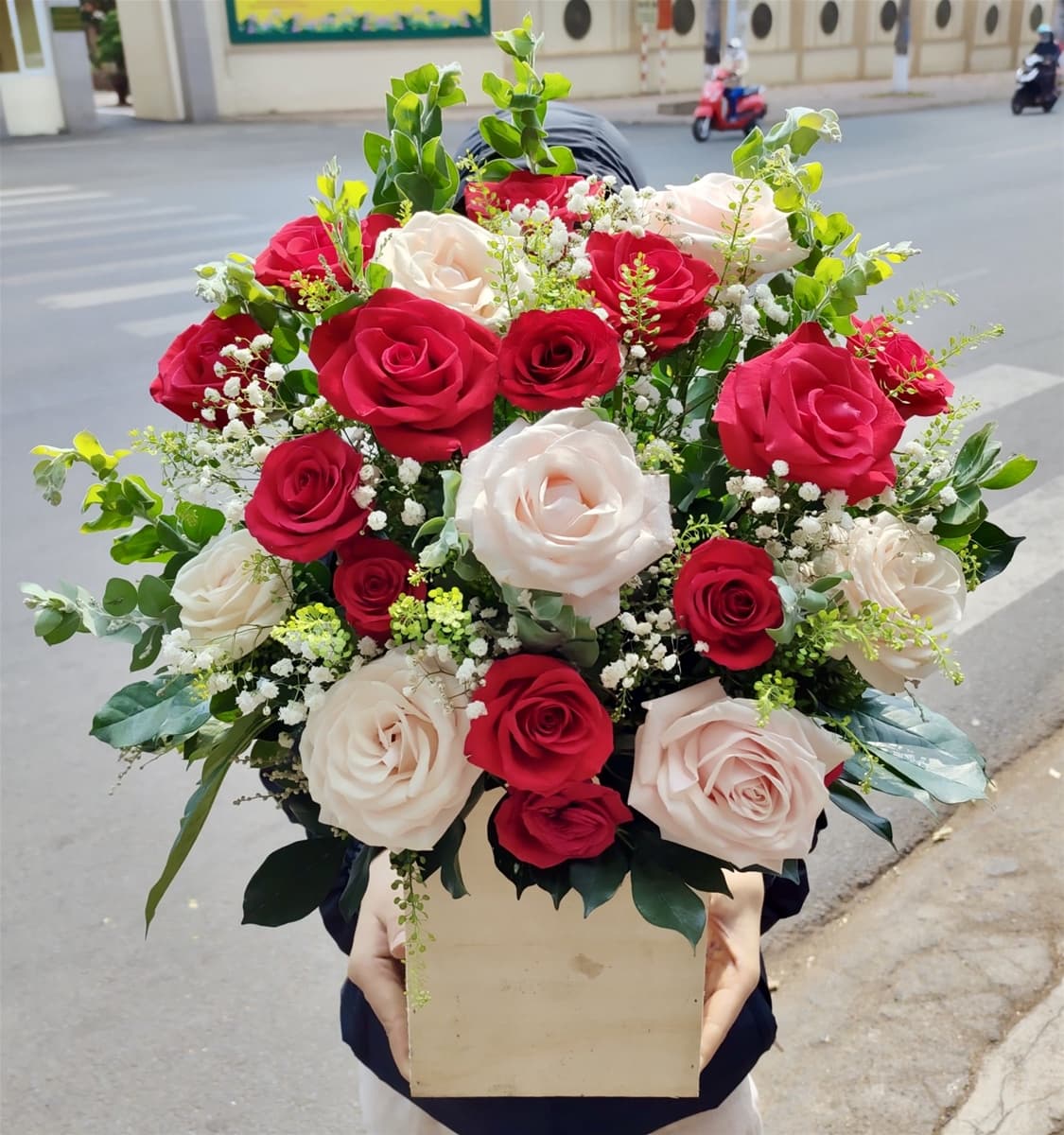 Giỏ hoa hồng xinh ở Hồ Chí Minh - HS37