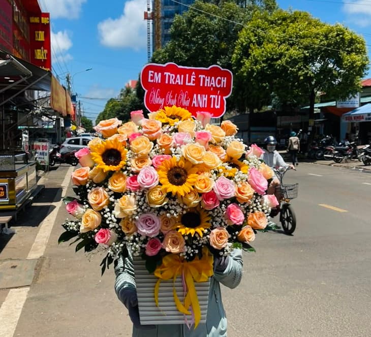 Giỏ hoa chúc mừng đẹp tại Hồ Chí Minh - HKT31
