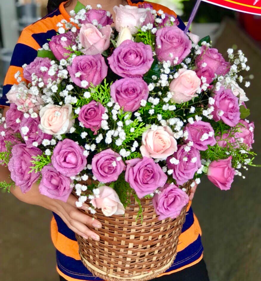 Giỏ hoa hồng màu tím giao ở Hồ Chí Minh - HM02