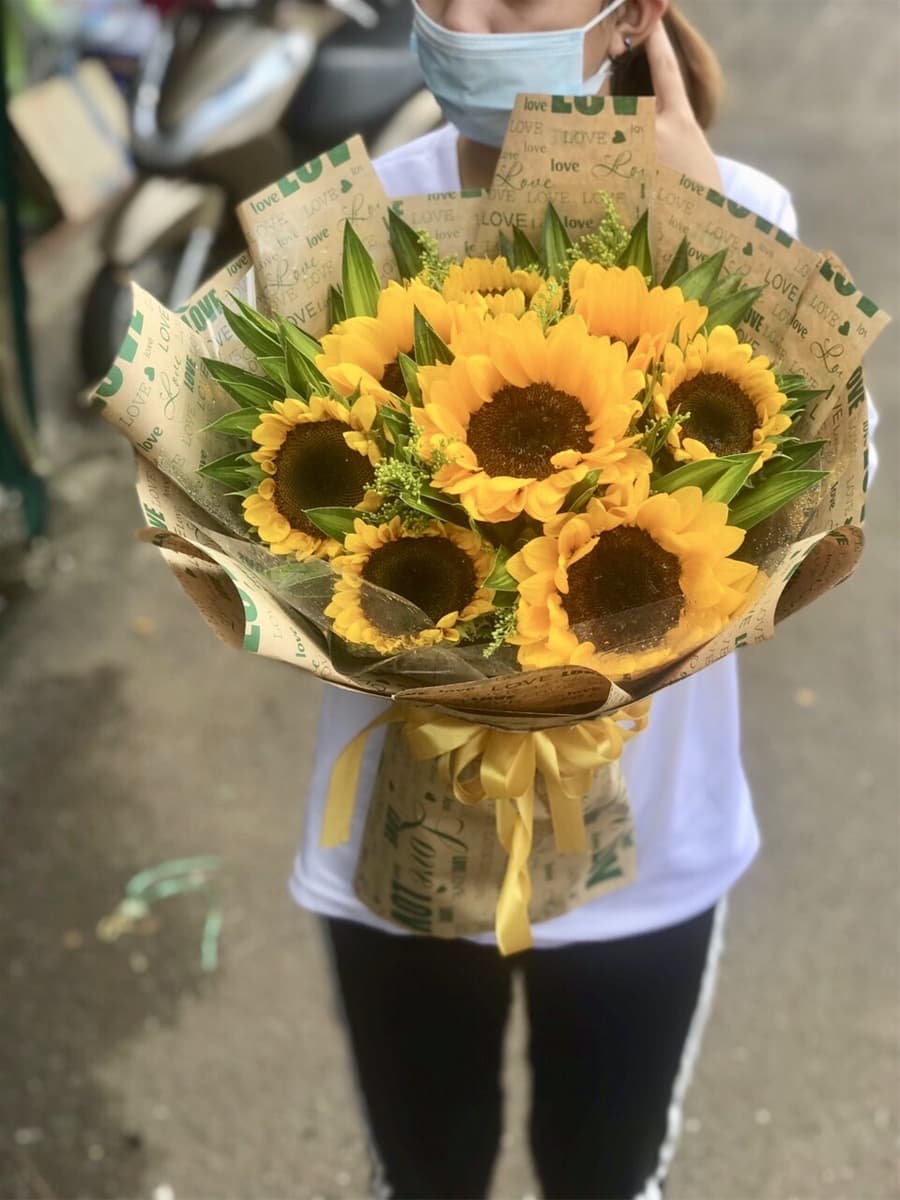 HB05 - Bó hoa hướng dương tặng tốt nghiệp ở Hồ Chí Minh