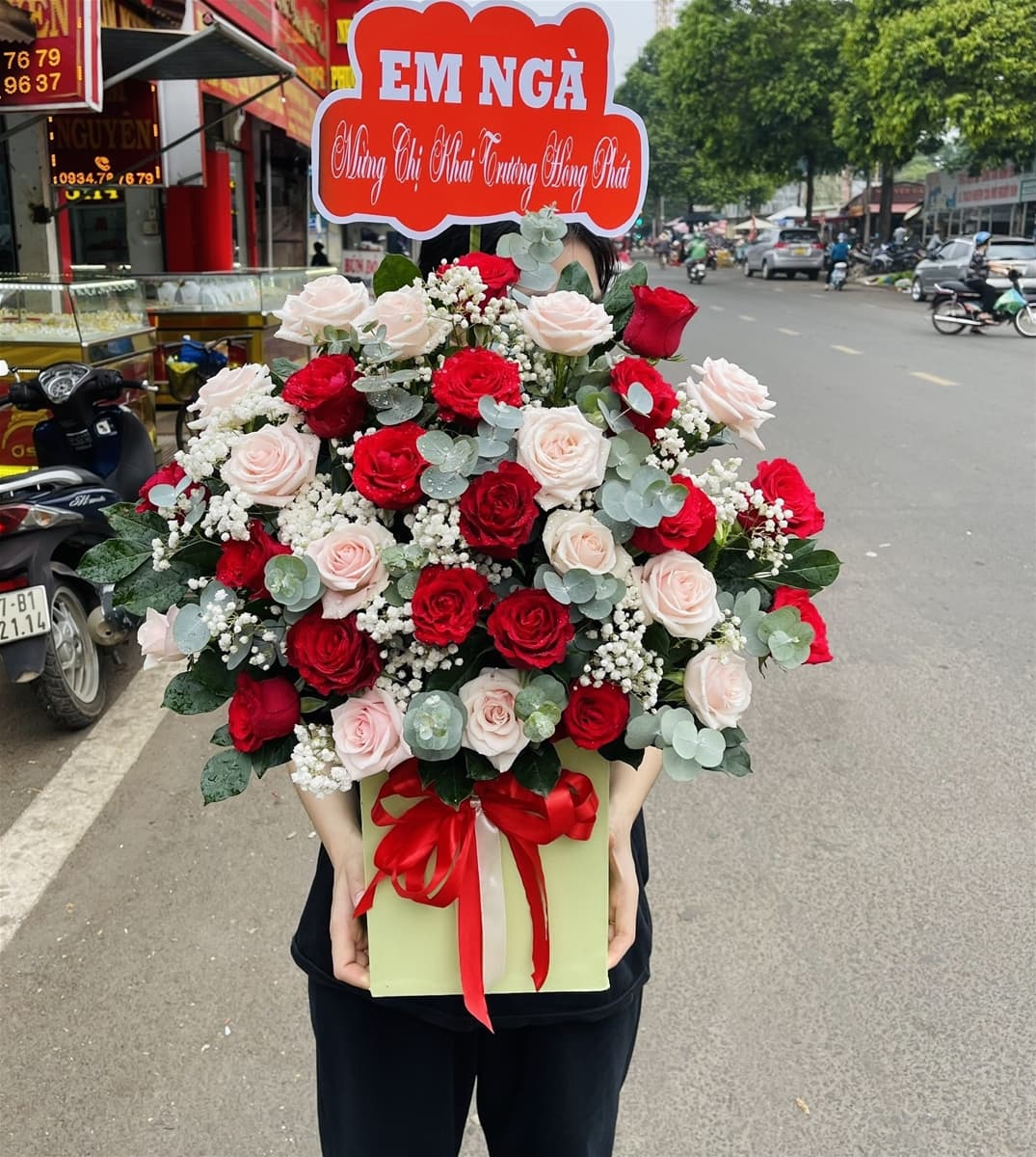 Đặt hoa khai trương giao tận nơi ở Hồ Chí Minh - HKT28