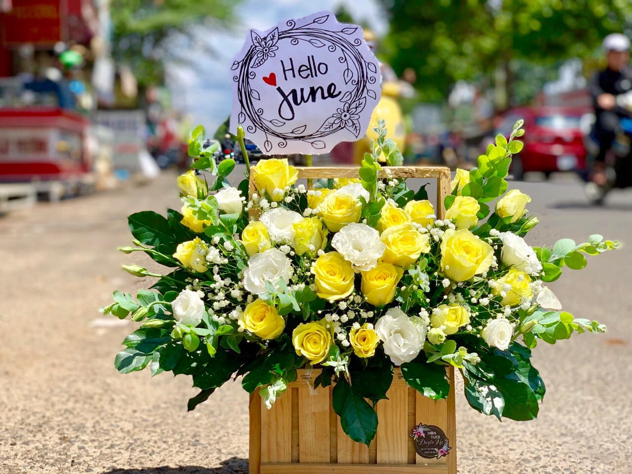 Giỏ hoa hồng vàng tại Hồ Chí Minh - HS22
