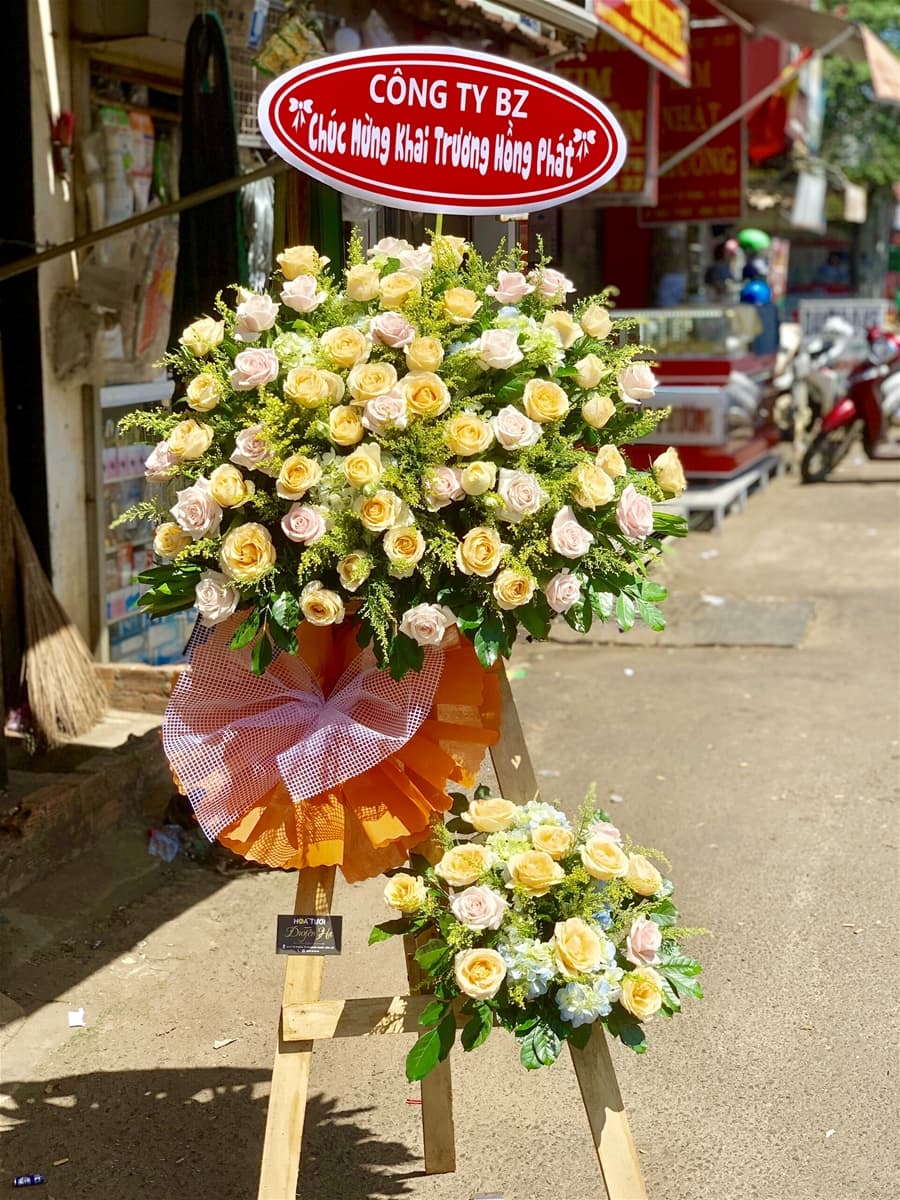 Kệ hoa khai trương đẹp tại Hồ Chí Minh - HKT34