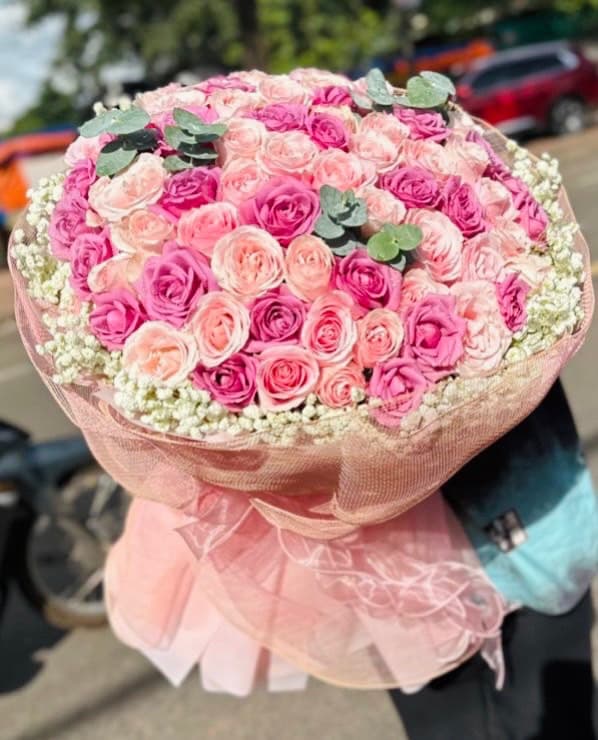 Bó hoa hồng tông màu tím ở Hồ Chí Minh - HB64