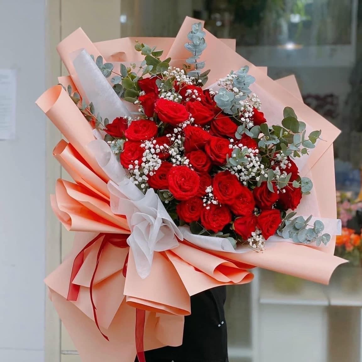 Bó hoa hồng đỏ sang trọng ở Hồ Chí Minh - HB54