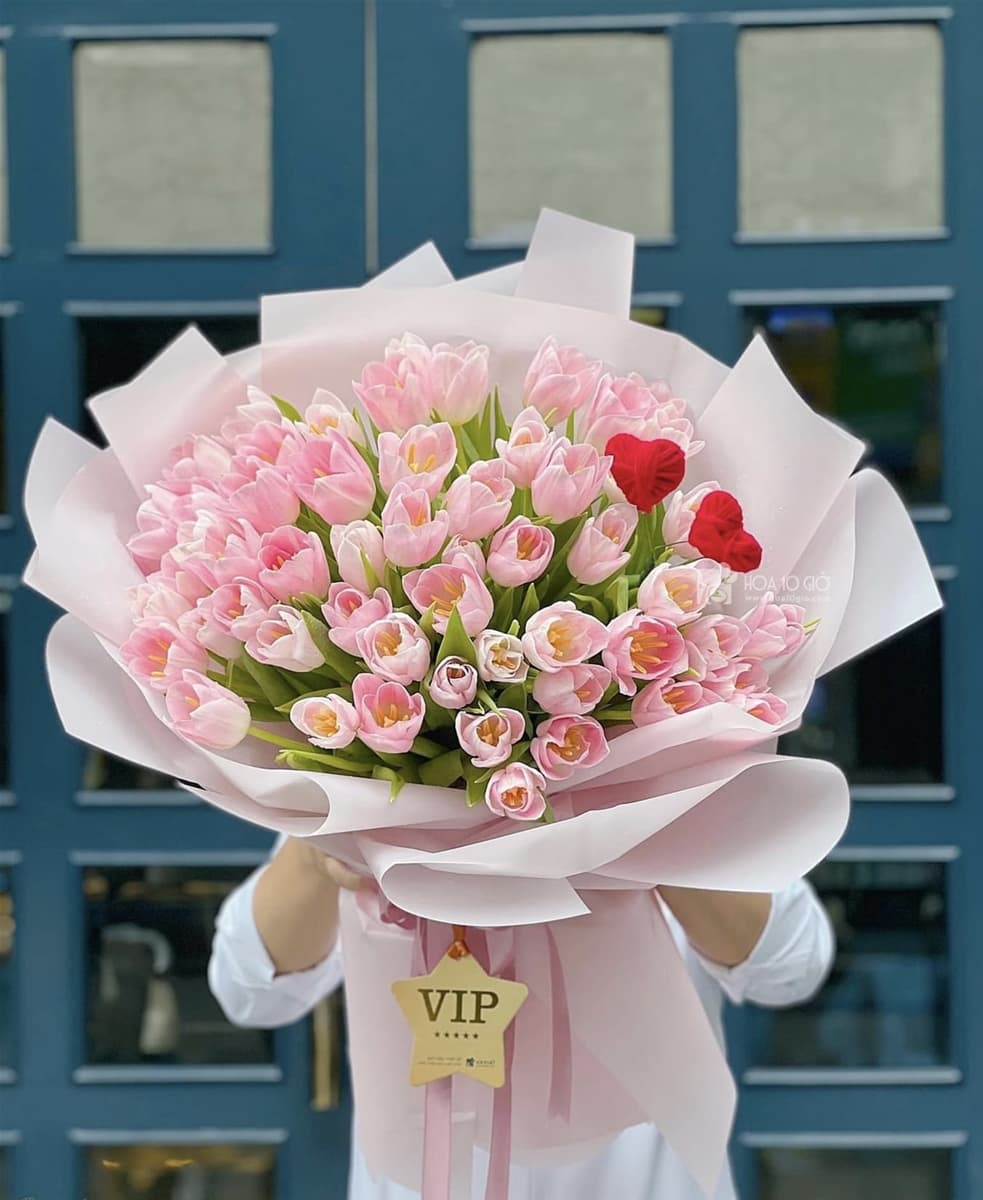 Bó hoa tulip màu hồng ở Hồ Chí Minh - HB69