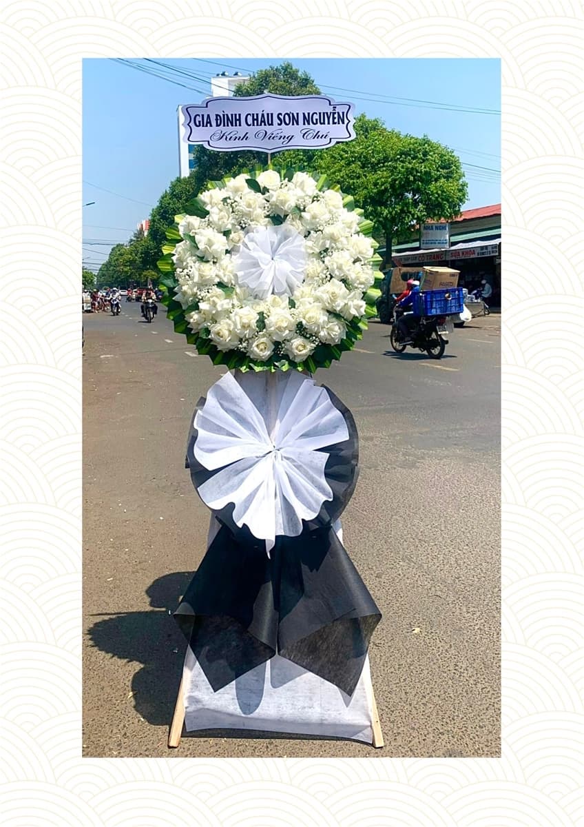 Vòng hoa viếng hồng trắng - HCB39