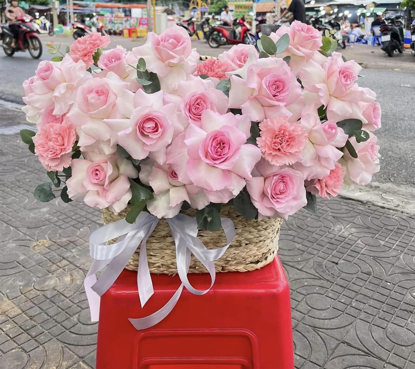 Giỏ hoa hồng đẹp ở Hồ Chí Minh - HS30