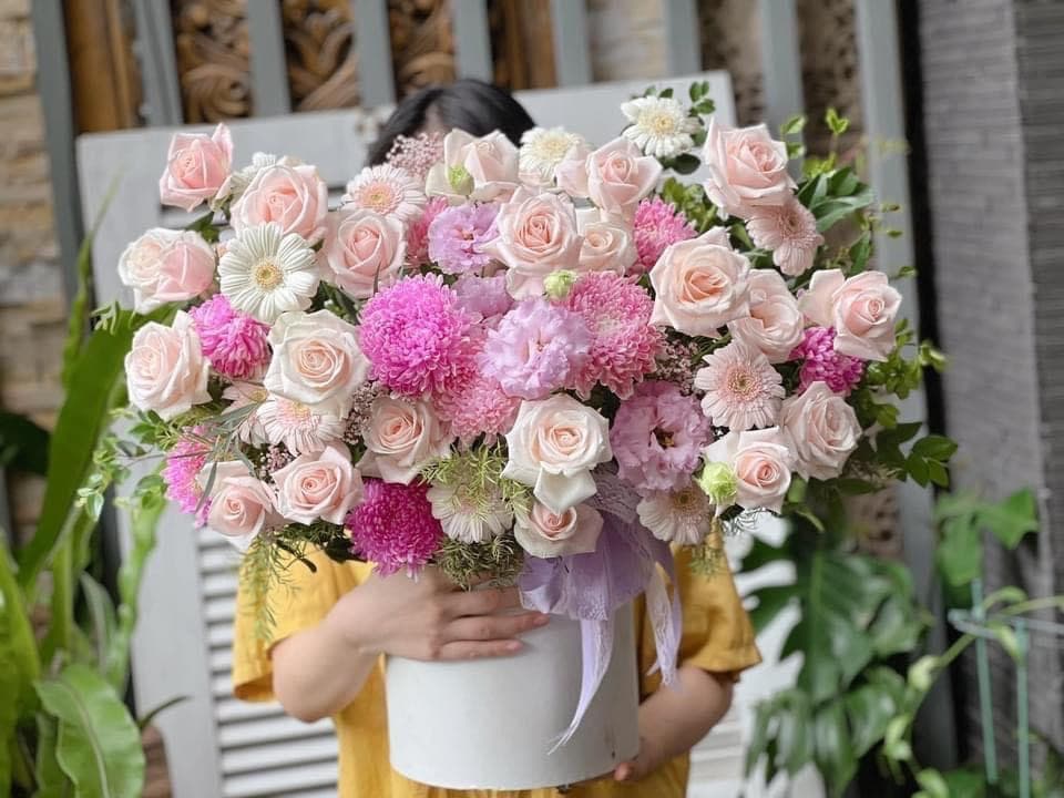 Giỏ hoa chúc mừng sang trọng ở Hồ Chí Minh - HKT37