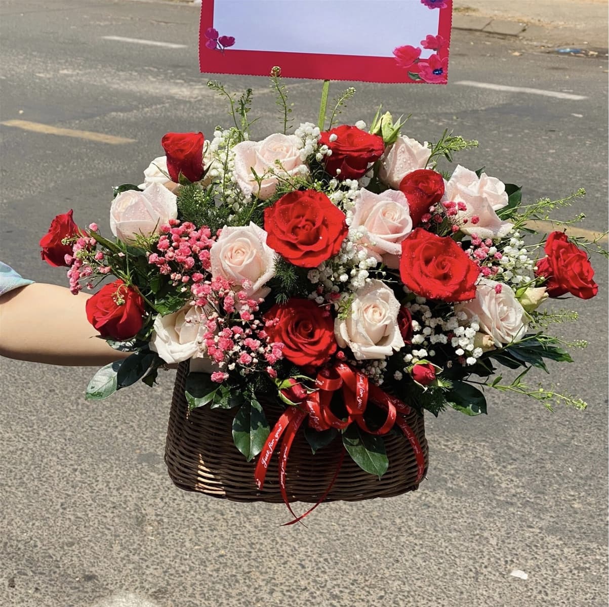 Giỏ hoa chúc mừng khai trương giao ở Hồ Chí Minh - HKT79