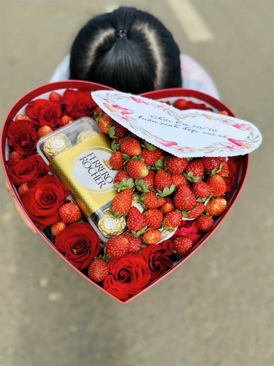 Hộp hoa trái tim giao ở Hồ Chí Minh - HH10