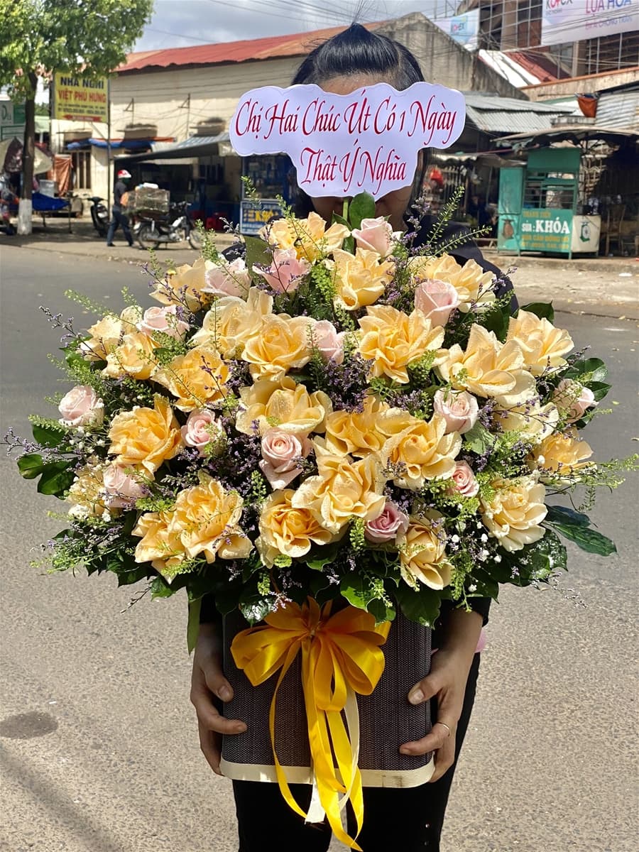 Đặt hoa giao tận nơi ở Hồ Chí Minh - HKT09