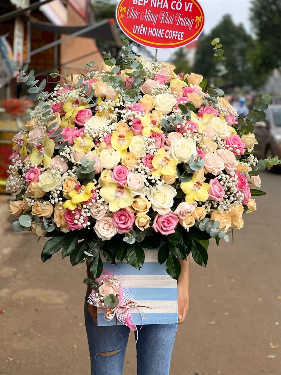 Giỏ hoa chúc mừng tại Hồ Chí Minh - HKT12