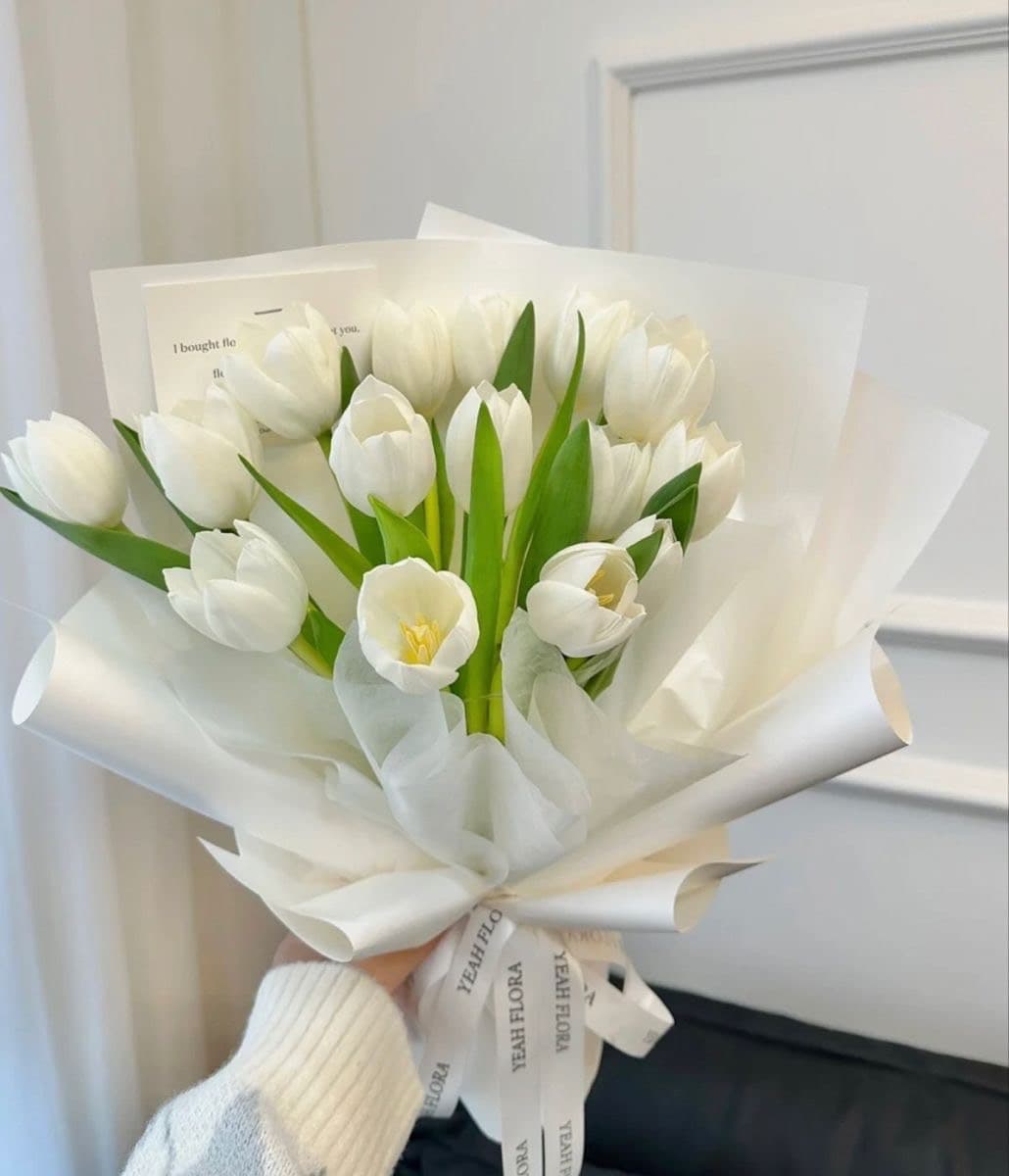 Bó hoa tulip trắng tại Hồ Chí Minh - HB70