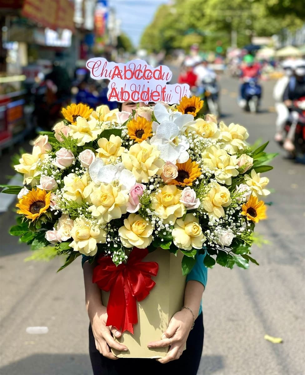 Giỏ hoa giao tận nơi ở Ngũ Hành Sơn Hồ Chí Minh - HKT11