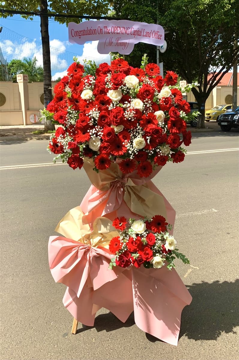 Kệ hoa chúc mừng giao tận nơi ở Hồ Chí Minh - HKT70