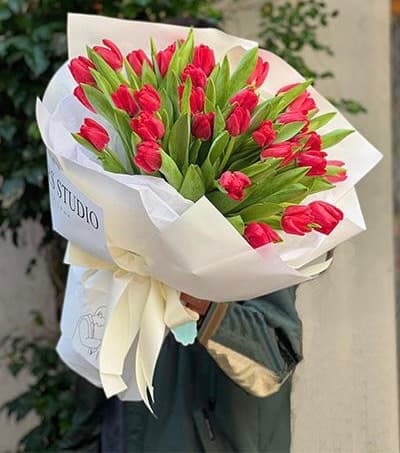 Bó hoa tulip đỏ tại Hồ Chí Minh - HB67