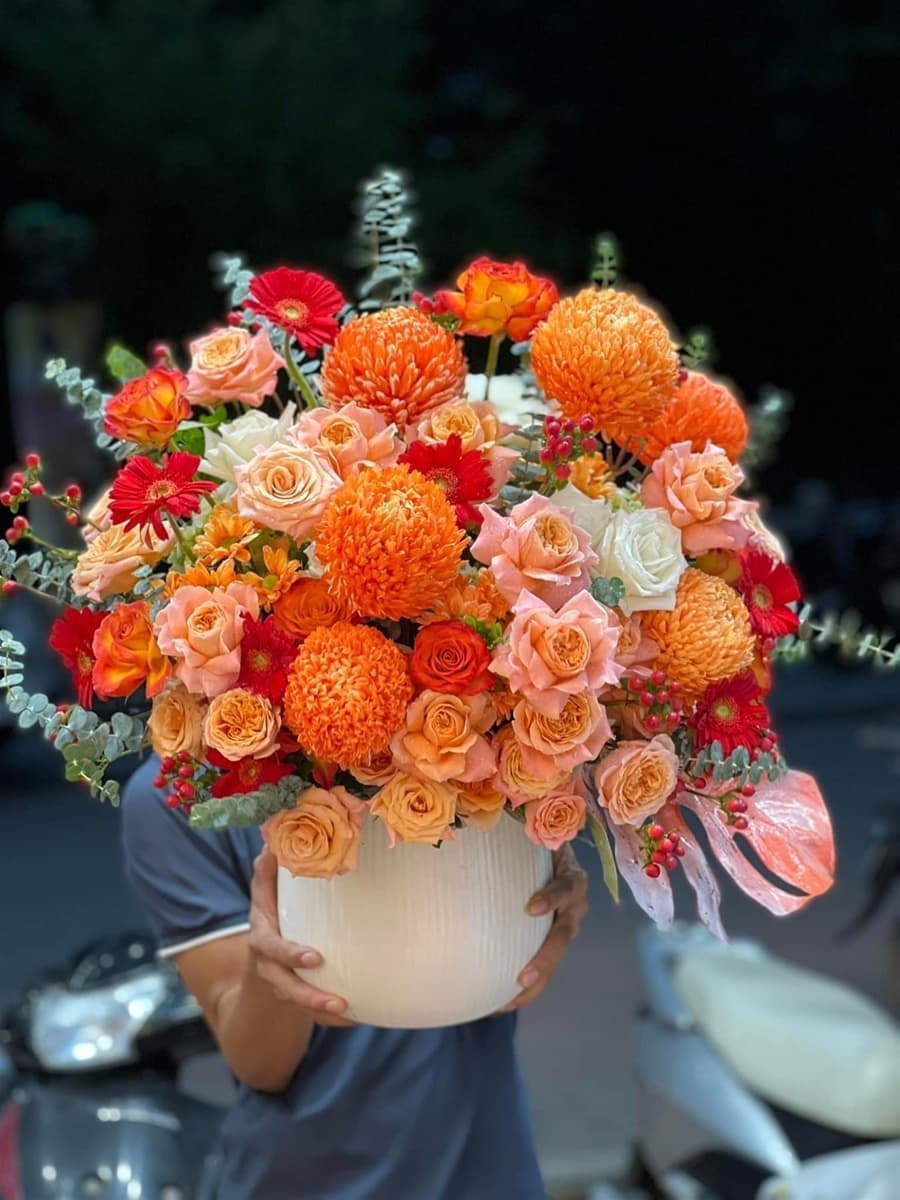 Bình hoa tông màu cam ở Hồ Chí Minh - HS42